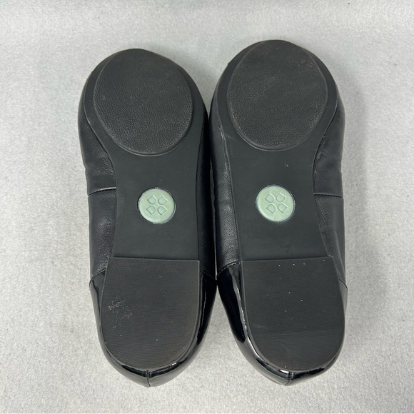 NATURALIZER WOMEN'S CHLOE BLACK LEATHER SHINY CAP TOE FLATS SHOES SIZE 5.5M - Picture 10 of 13